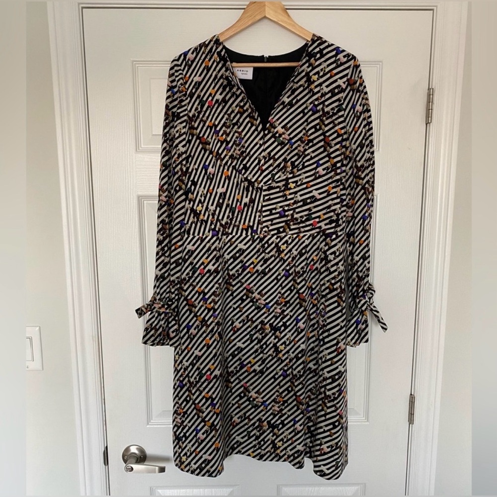 Akris Punto Silk Knee-Length Dress . Elegant Multicolor Patterned Dress